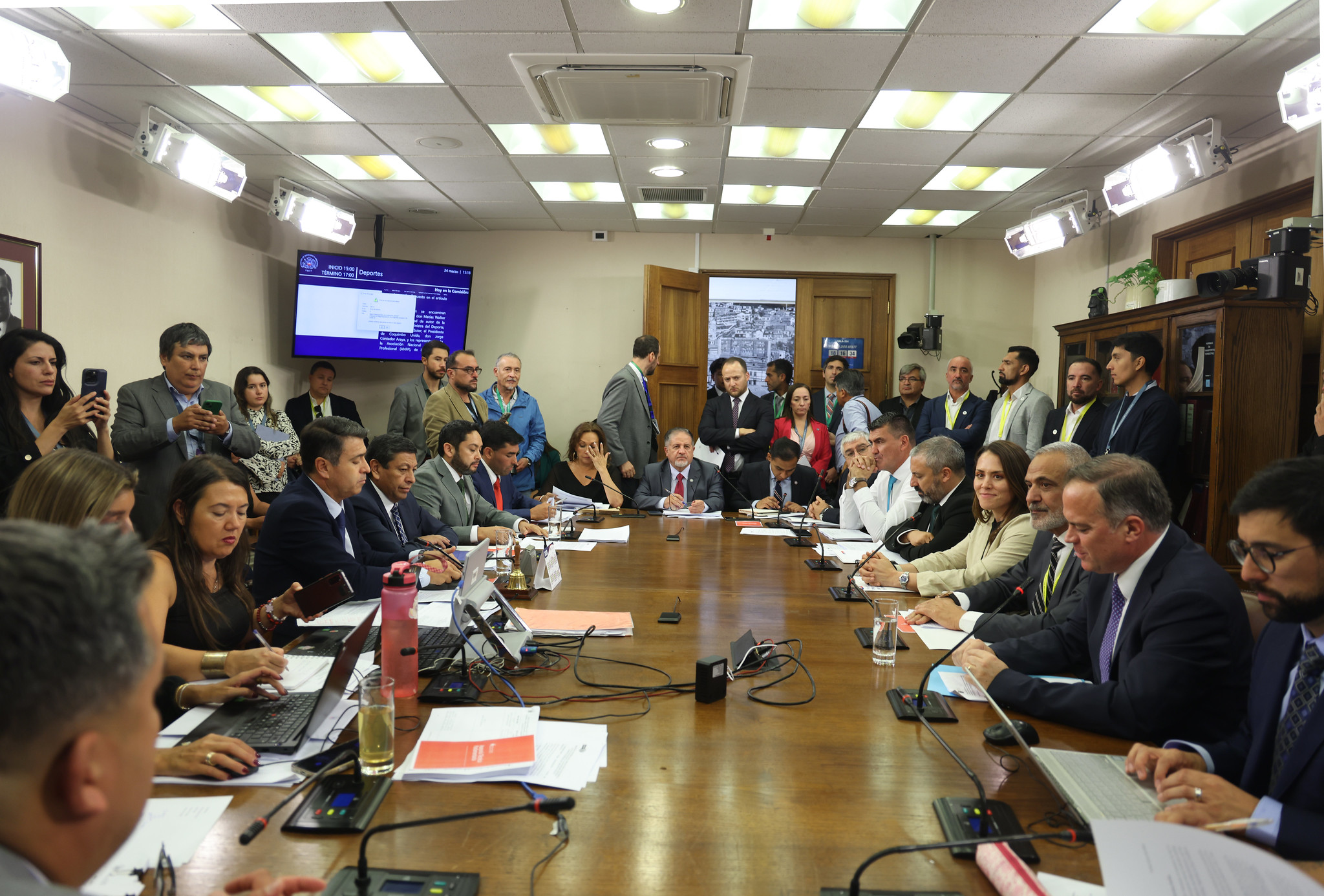 ANJUFF participa en comisión clave por reforma al fútbol