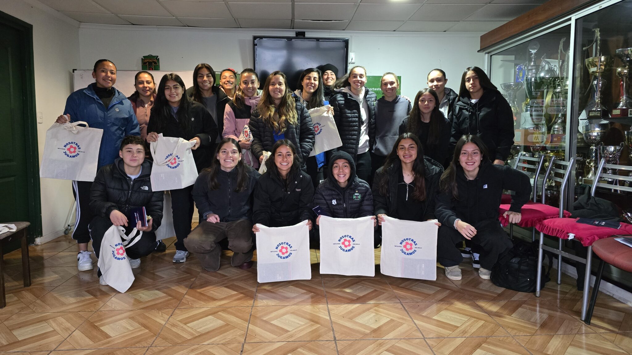ANJUF continúa recorrido por clubes con visita a Deportes Temuco