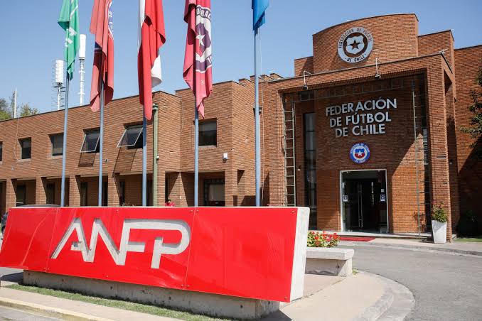 ANJUF presenta a la ANFP petitorio para avanzar en condiciones mínimas para el fútbol femenino profesional